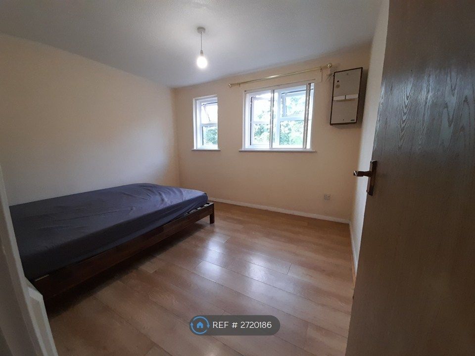 Property photo 3 of 9 Double Bedroom