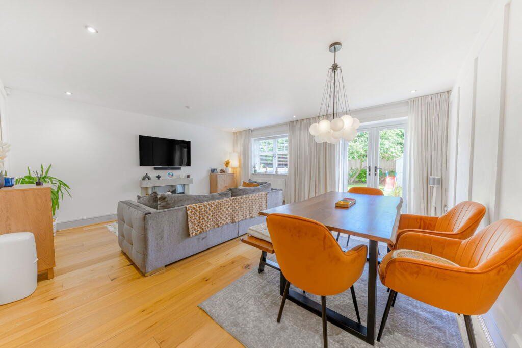 Property photo 2 of 28 Picture No. 04