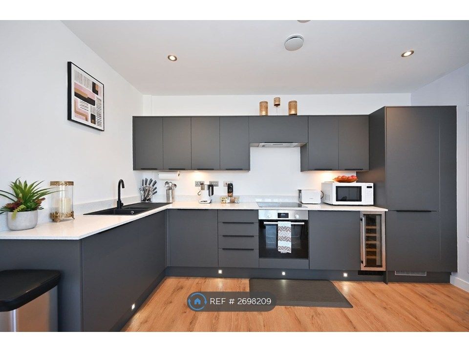 Property photo 3 of 33