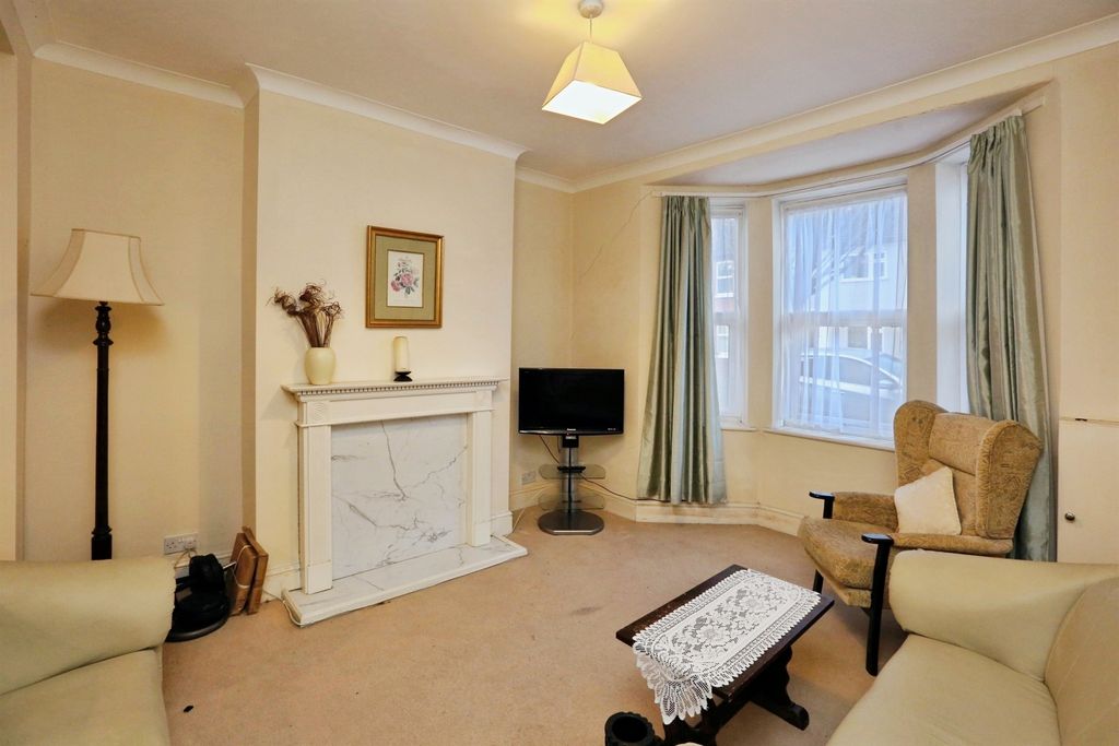 Property photo 2 of 23