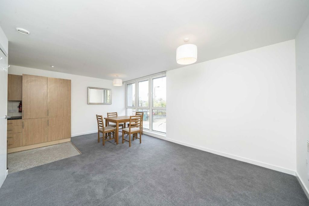 Property photo 2 of 4