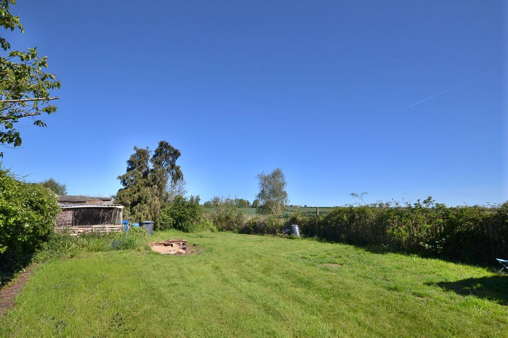 Property photo 3 of 28