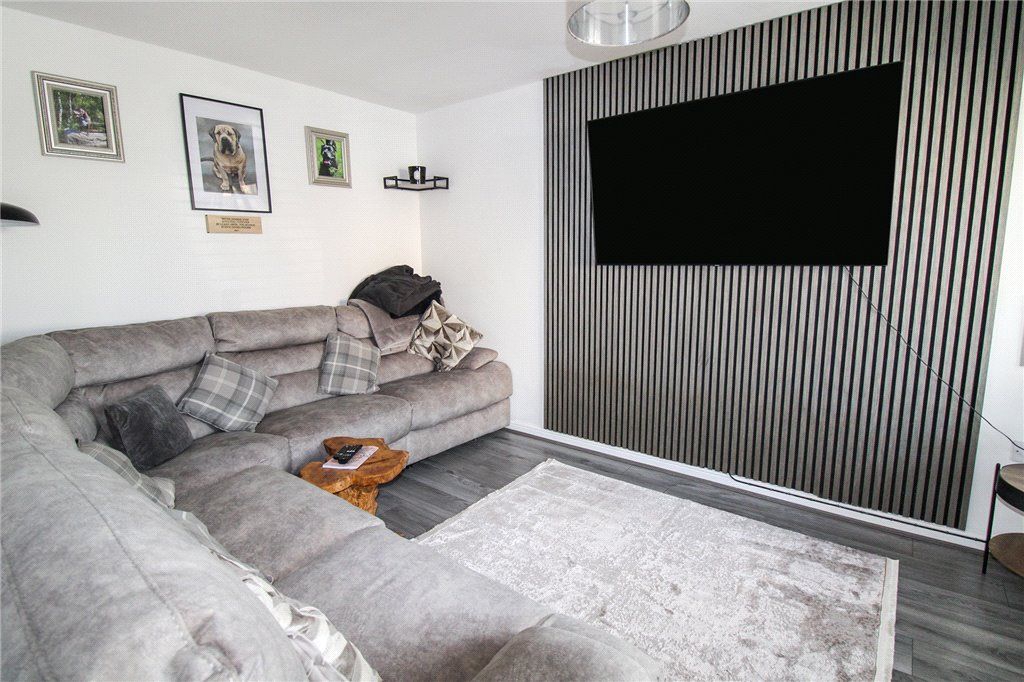 Property photo 2 of 13 Lounge