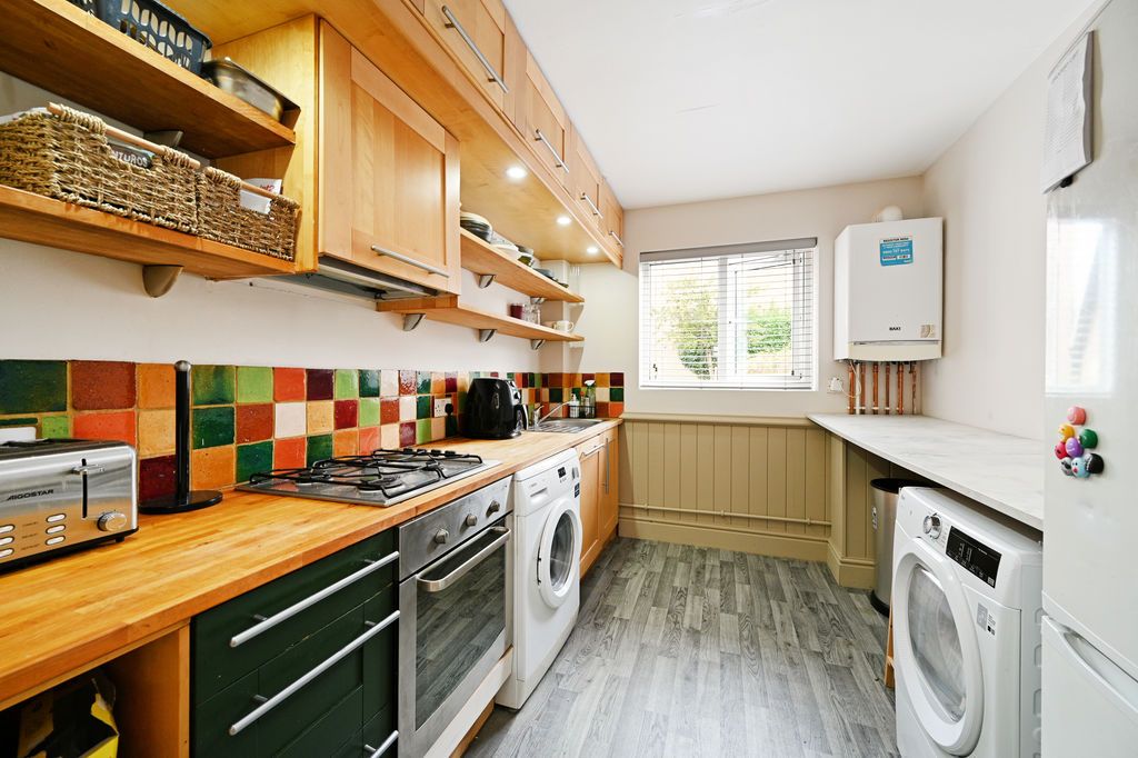 Property photo 3 of 18 Kitchen