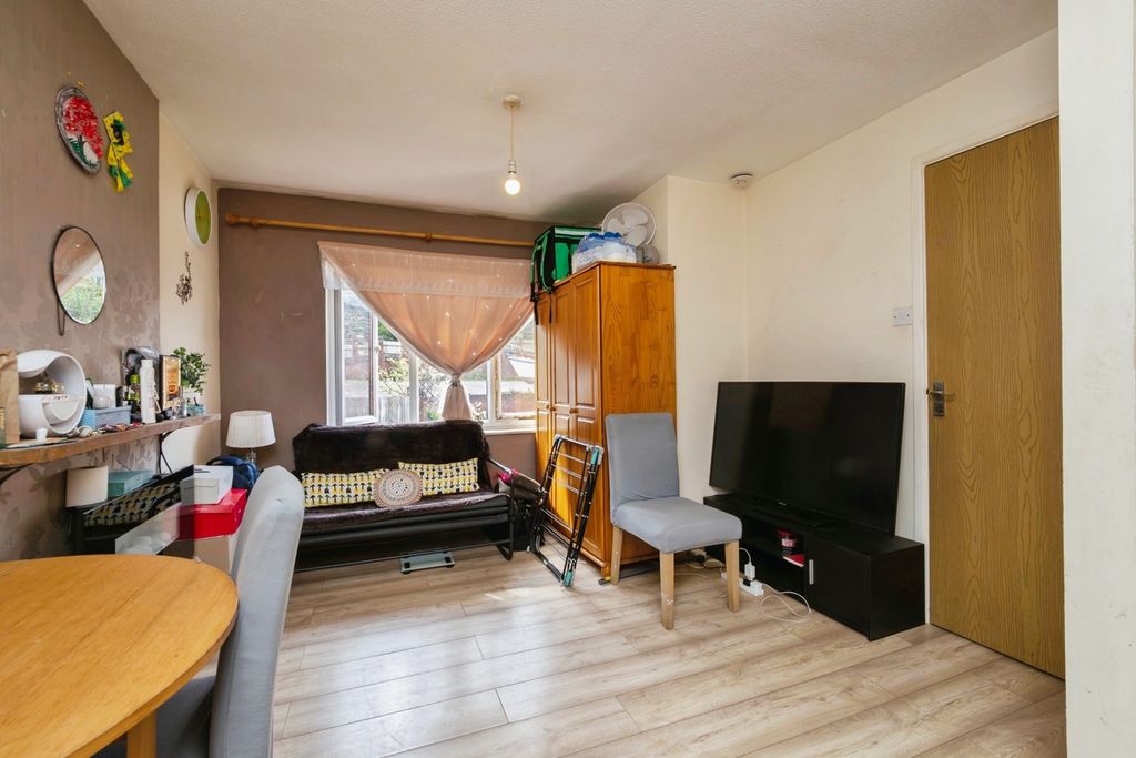 Property photo 2 of 6 Photo