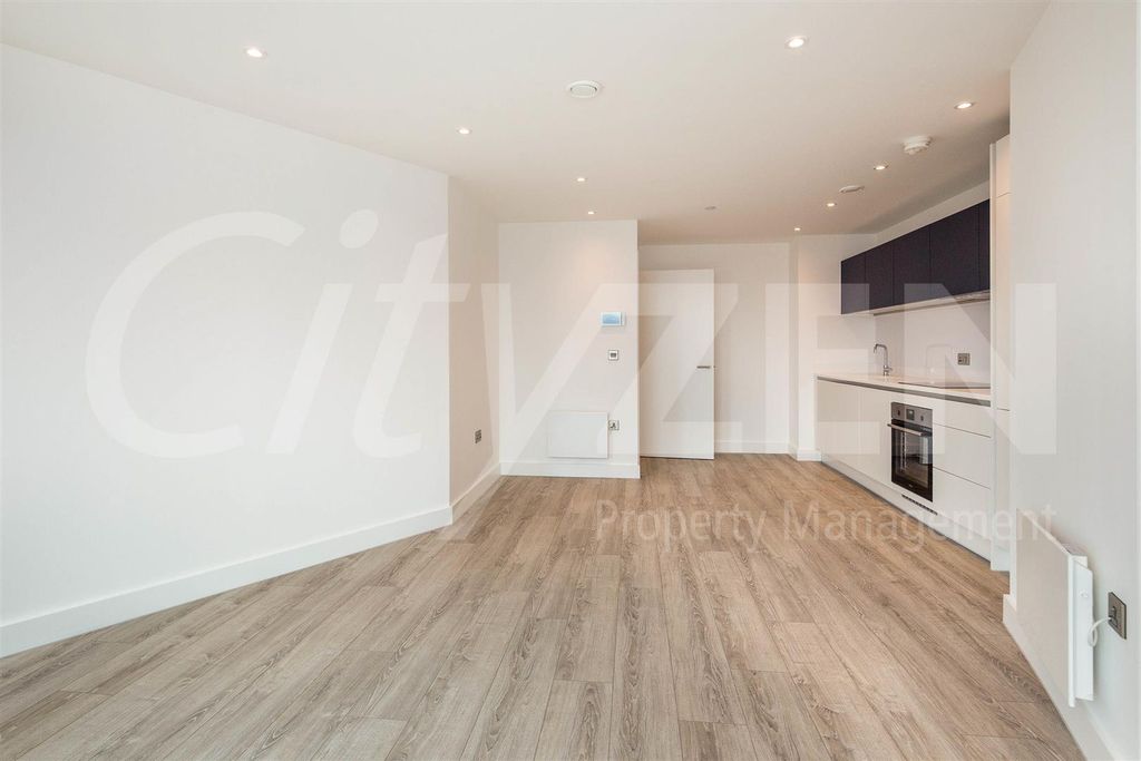 Property photo 2 of 20 Reception