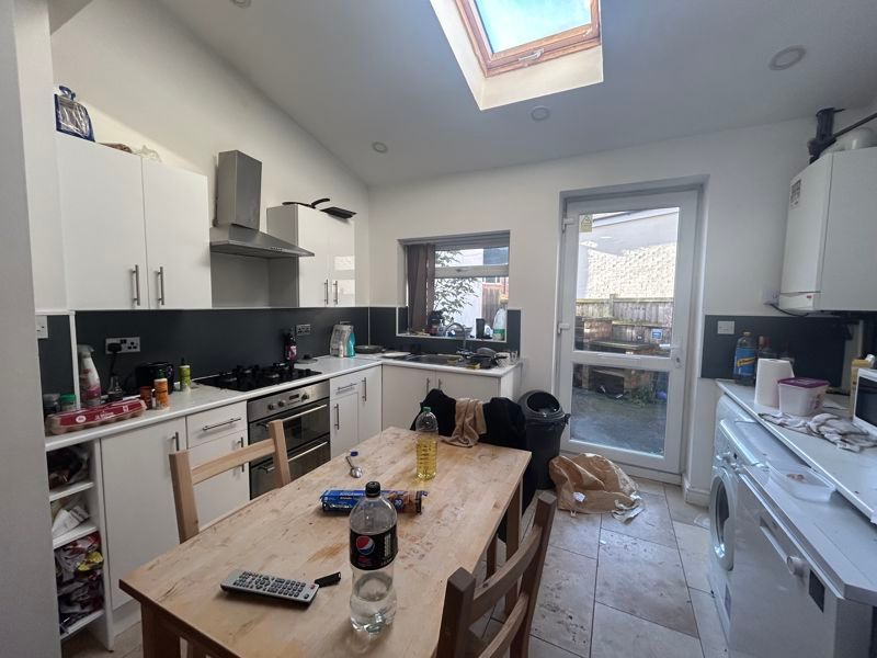 Property photo 2 of 6 Photo 5