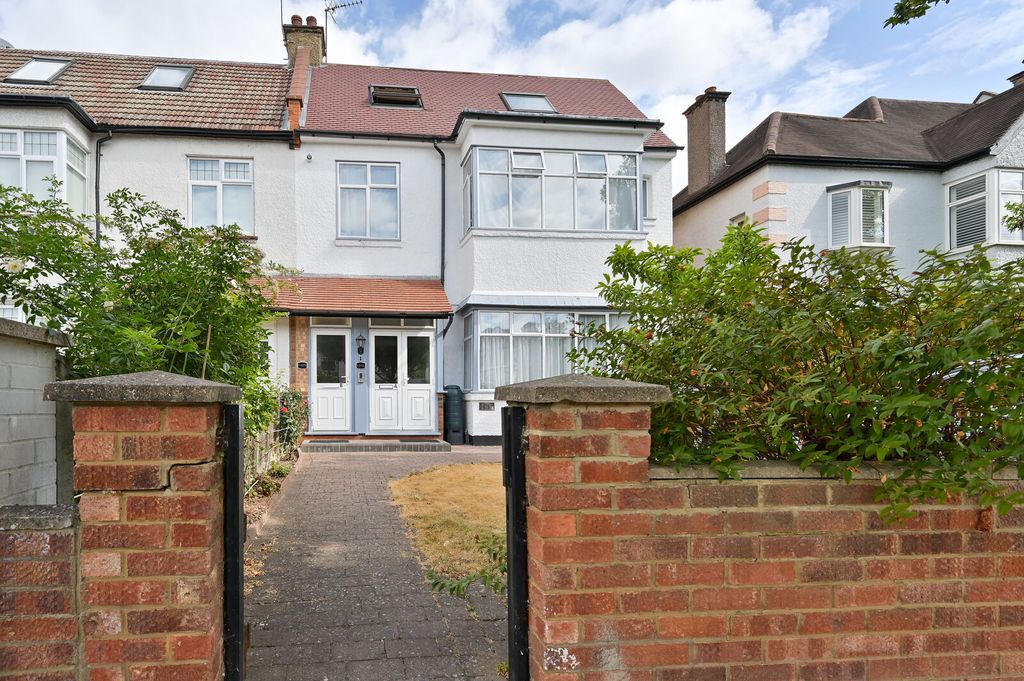 Property photo 1 of 8