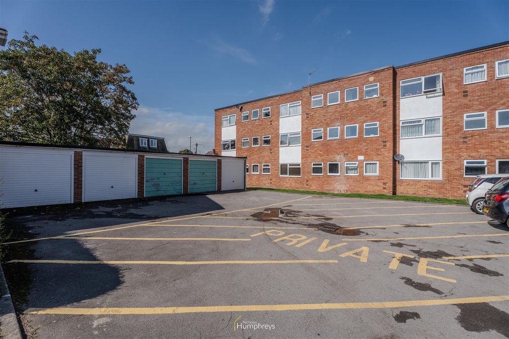 Property photo 2 of 7 Meadow Court-2.Jpg