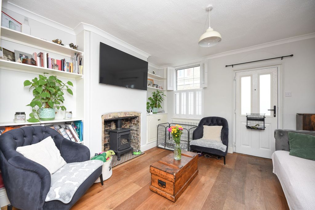 Property photo 2 of 9