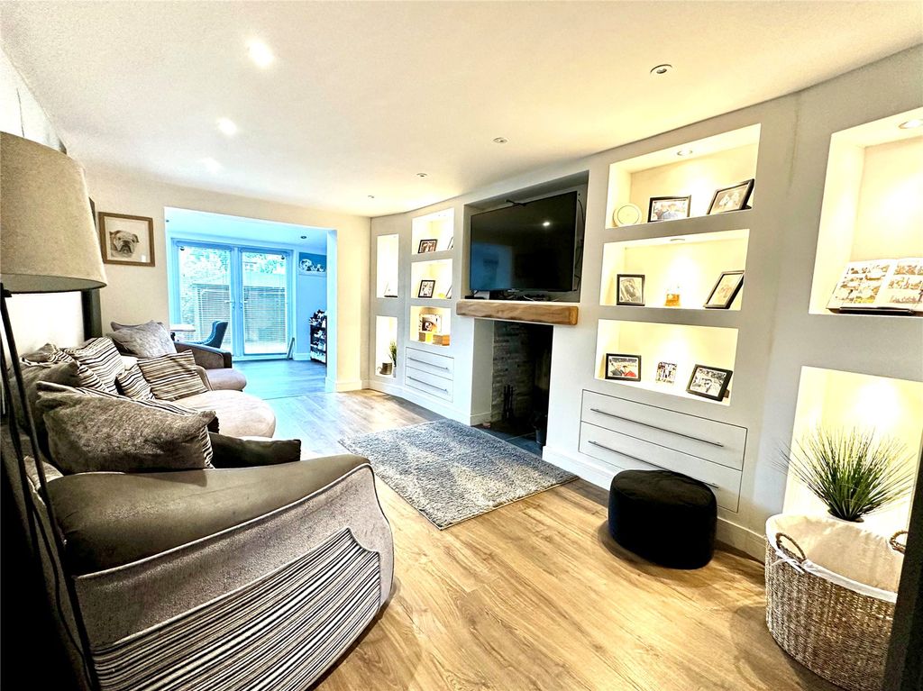 Property photo 3 of 17 Picture No. 01