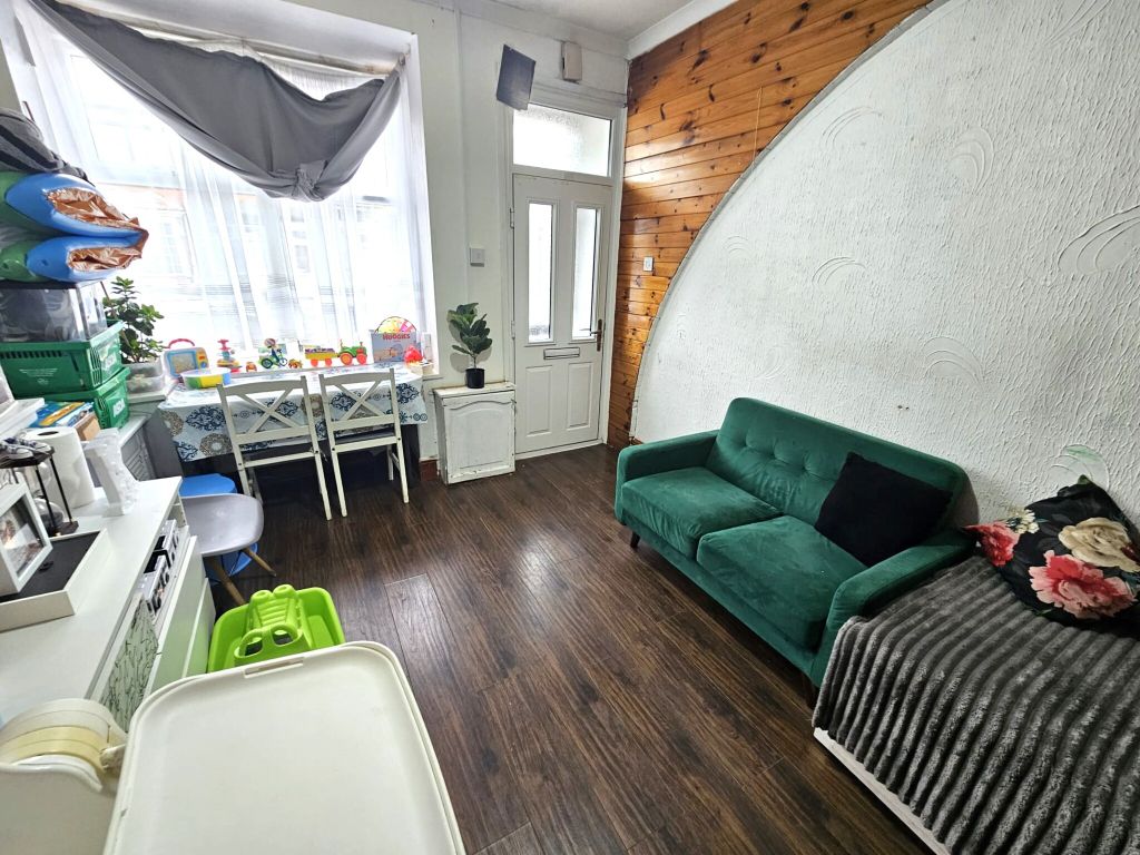 Property photo 3 of 11