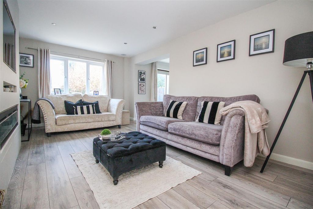 Property photo 2 of 13 Img_8838.Jpg