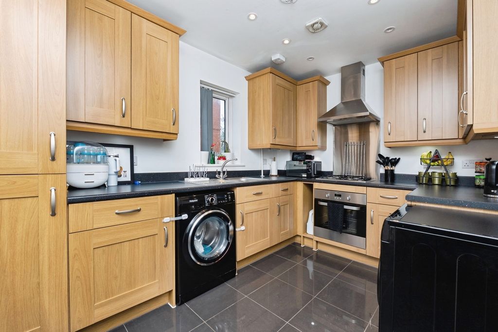 Property photo 3 of 20 Pbox-Img.Jpg