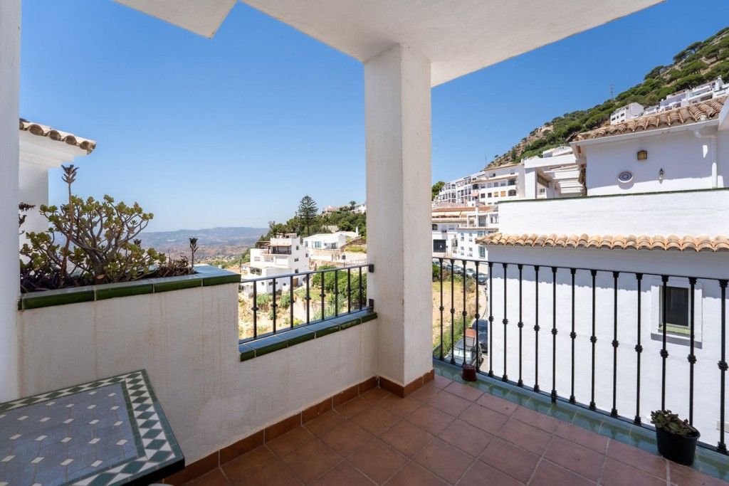 Property photo 2 of 20 Terrace (2)