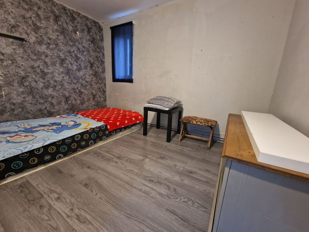 Property photo 3 of 4