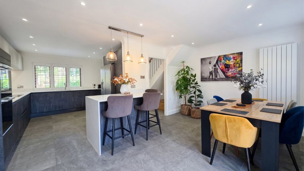 Property photo 3 of 26 5440573