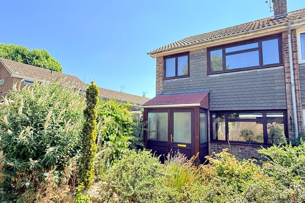 Property photo 1 of 18 Three Bedroom End Of Terrace House