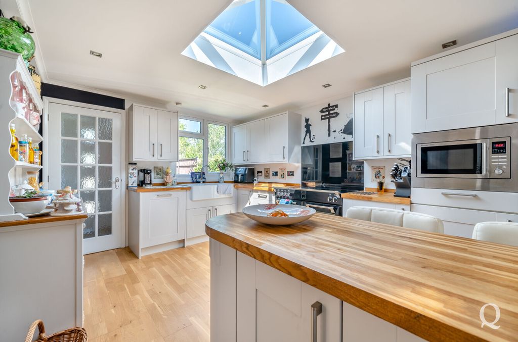 Property photo 2 of 34 c68E6c95-6Ddb-443...
