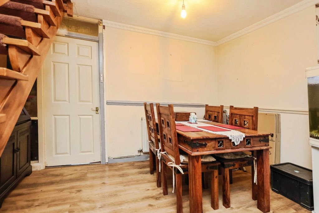 Property photo 3 of 16 Pbox-Img.Jpg