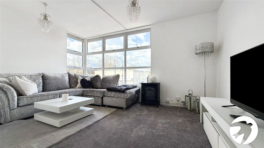 Property photo 1 of 6 Living Room