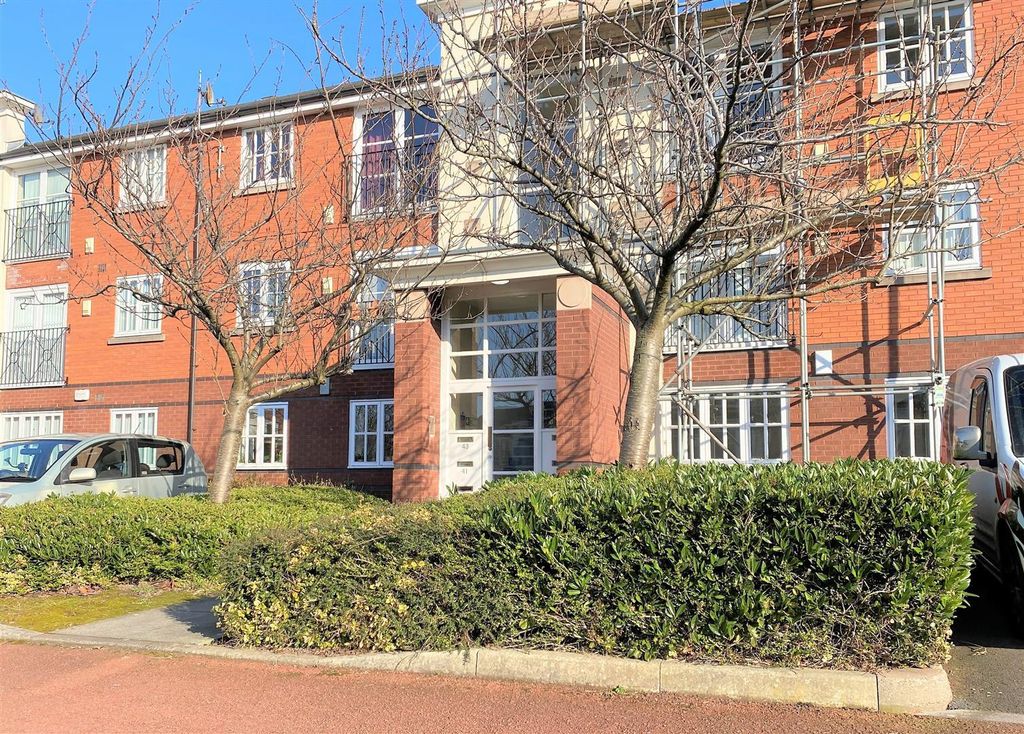 Property photo 1 of 8 Alexandra Court.Jpg