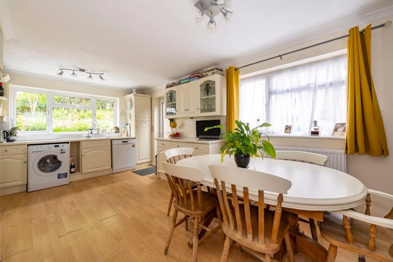 Property photo 3 of 17 Photo 9