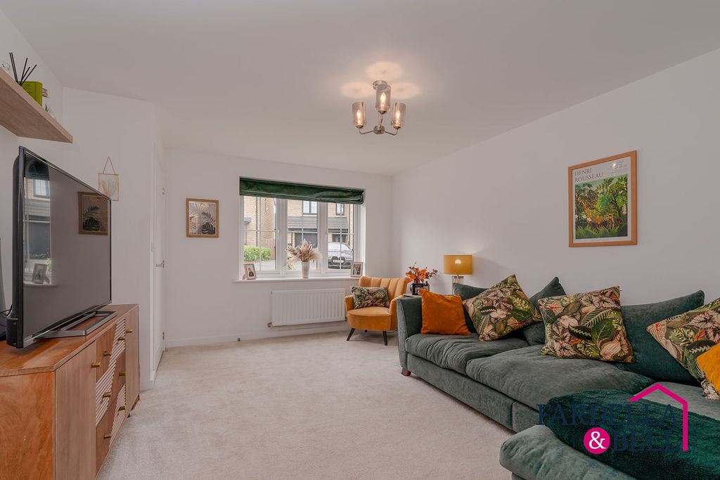 Property photo 3 of 27