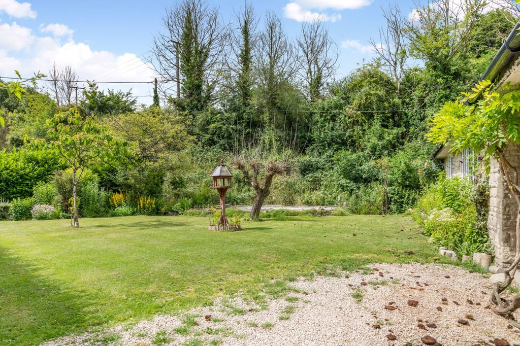 Property photo 3 of 16 Garden