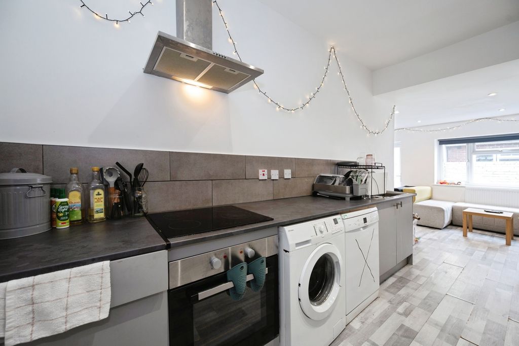 Property photo 2 of 14 Pbox-Img.Jpg