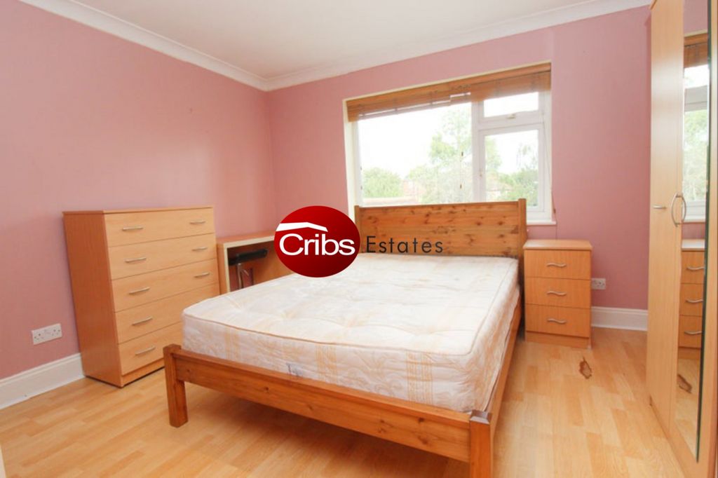 Property photo 1 of 7 En-Suite Room To Rent In Morden Sm4 (Bills Included)