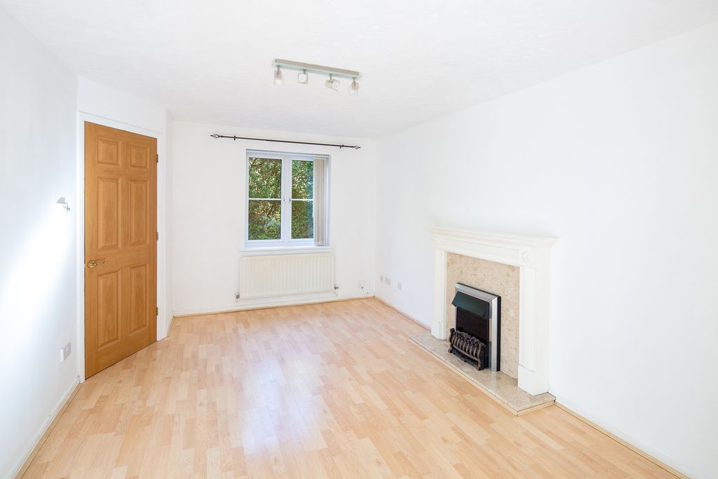 Property photo 3 of 19 Living Room