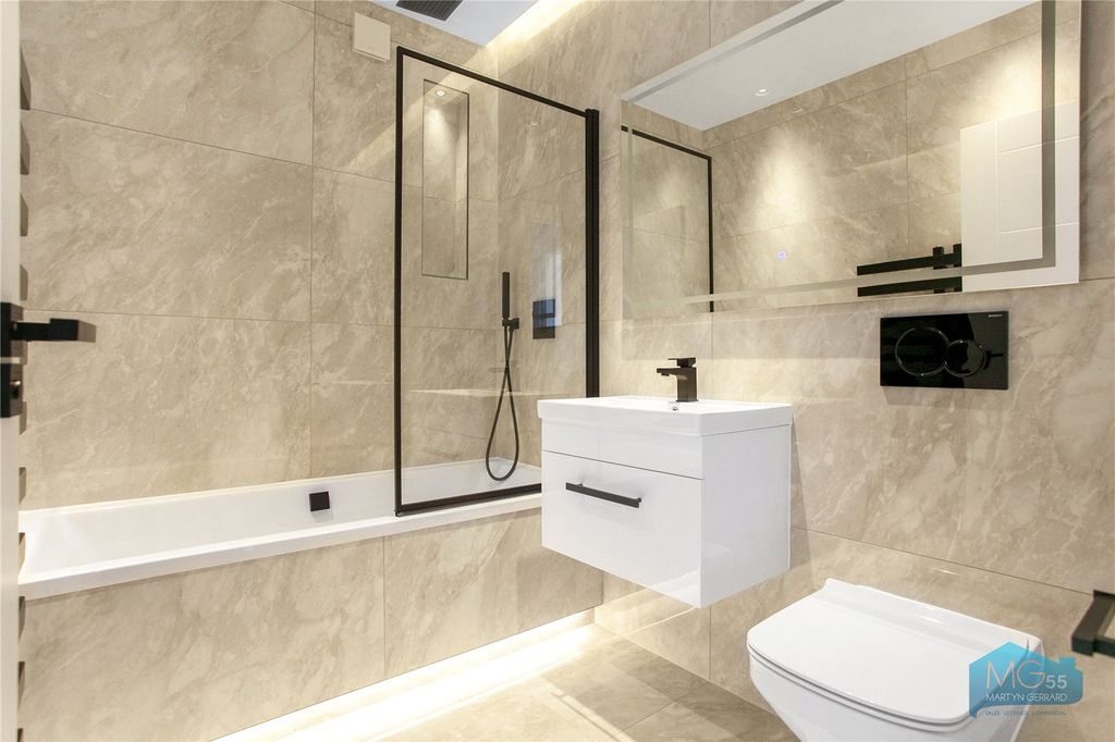 Property photo 3 of 15 Picture No. 04