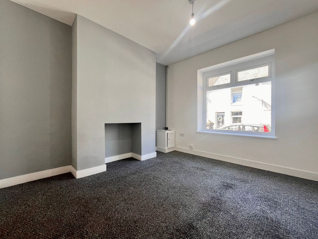 Property photo 2 of 26