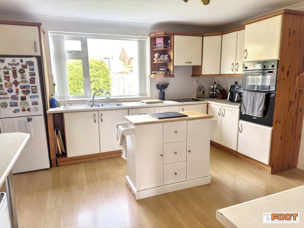 Property photo 3 of 24 Photo 12