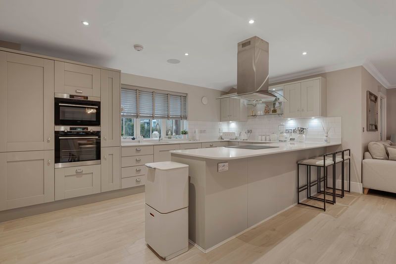 Property photo 3 of 34 Photo 35