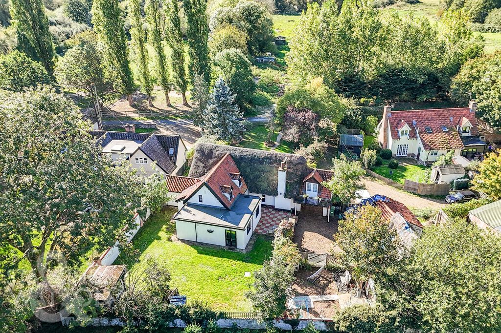 Property photo 2 of 37