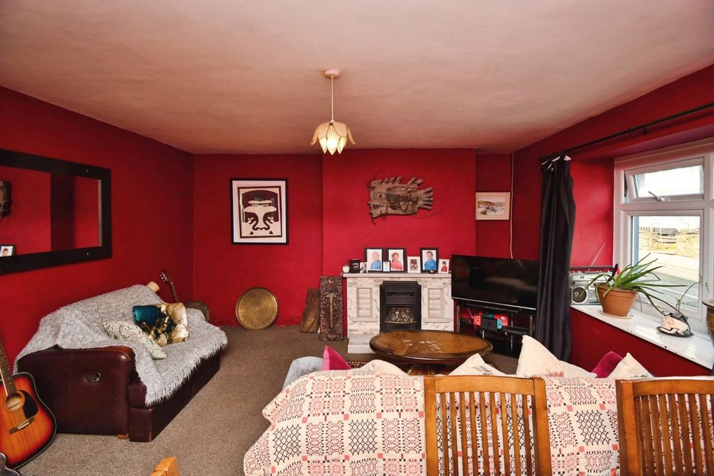 Property photo 2 of 17 Photo