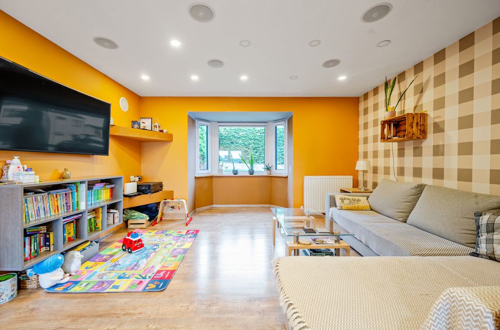 Property photo 3 of 24 1442446-4-69Df9Ad...