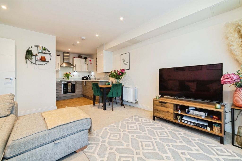 Property photo 3 of 13