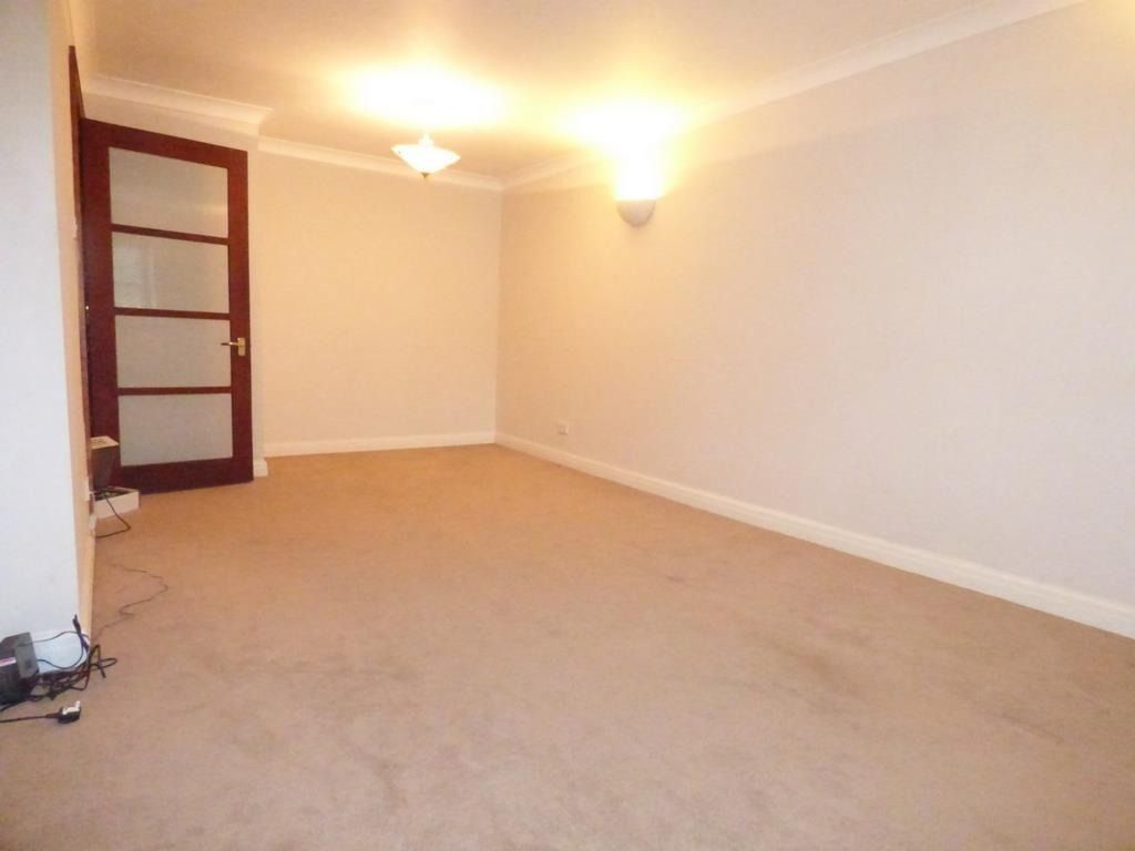 Property photo 3 of 8 2746243