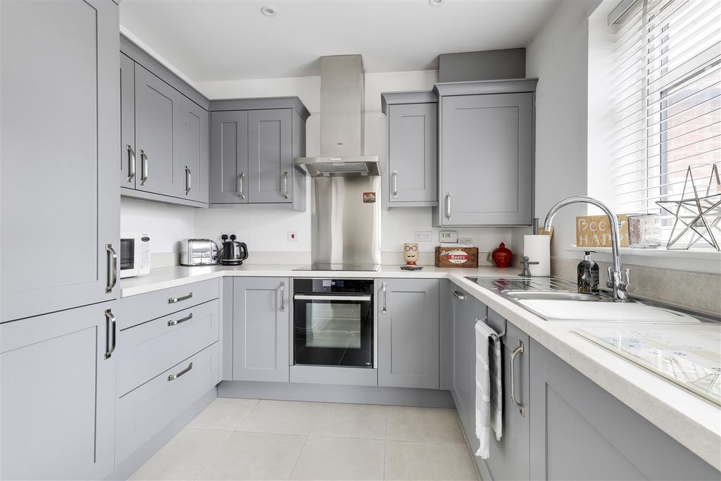Property photo 3 of 24 5738.Jpg