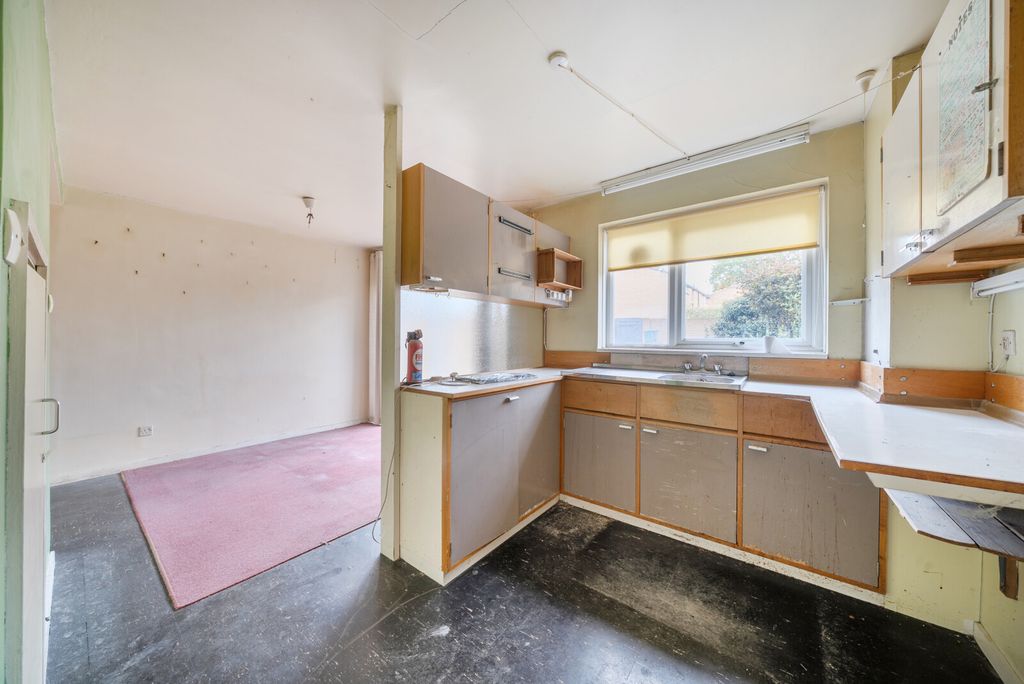 Property photo 2 of 15 1375027-7-69038Df...