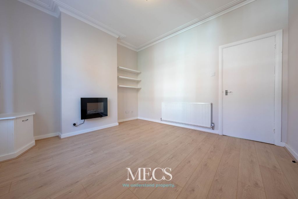 Property photo 3 of 14 5122233