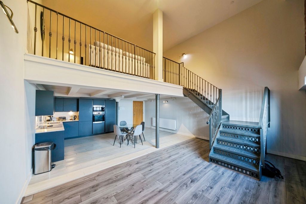 Property photo 3 of 15 Pbox-Img.Jpg