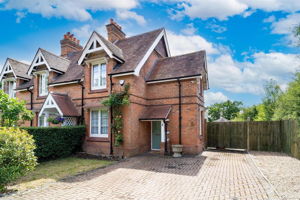 Property photo 1 of 16 Organ Hall Cottages
