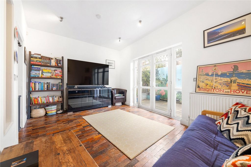 Property photo 2 of 15 Reception