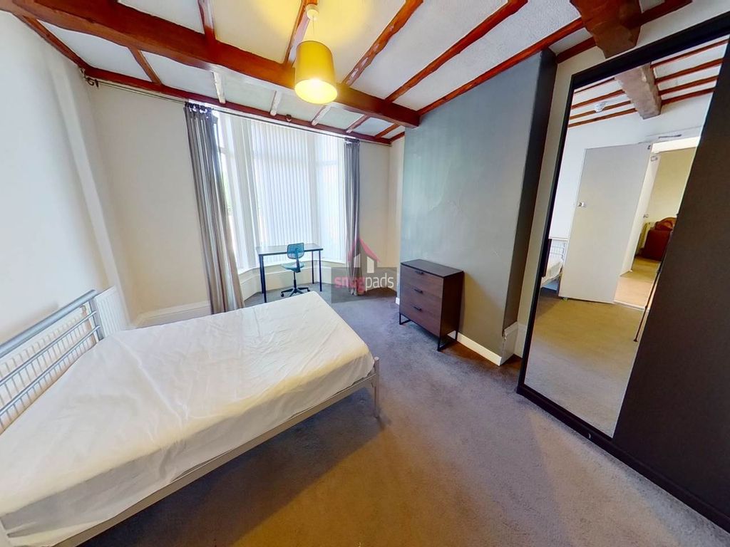 Property photo 2 of 14 Bright Double Bedroom With A Double Bed, Full-Leng...