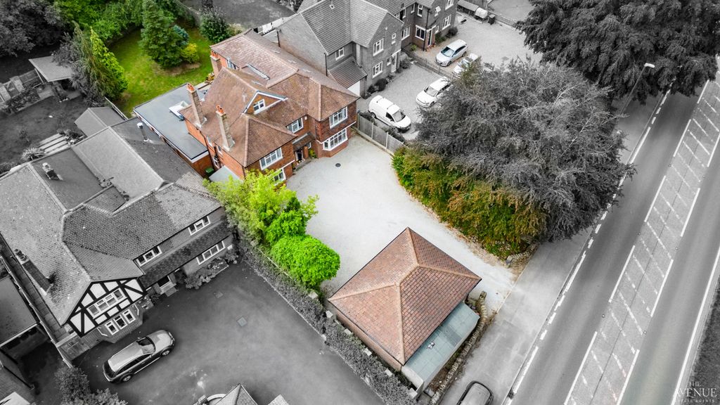 Property photo 1 of 37 4338400