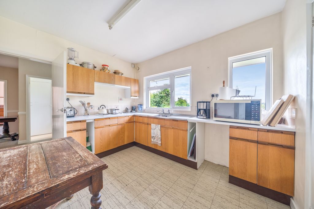 Property photo 3 of 30 Kitchen